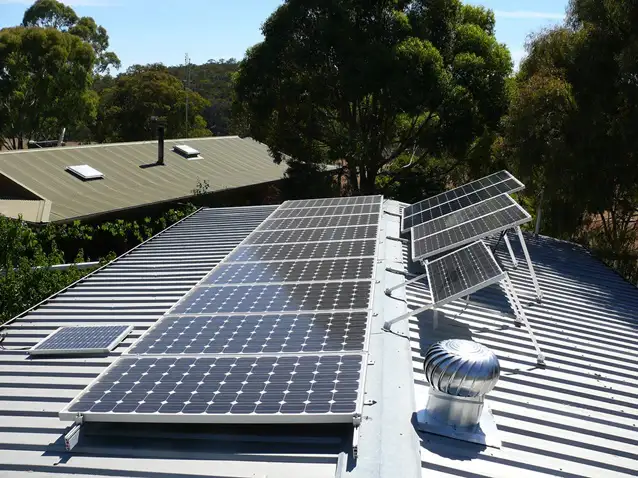 Photovoltaik - Solaranlage auf dem Dach von RK Elektrotechnik Neumarkt